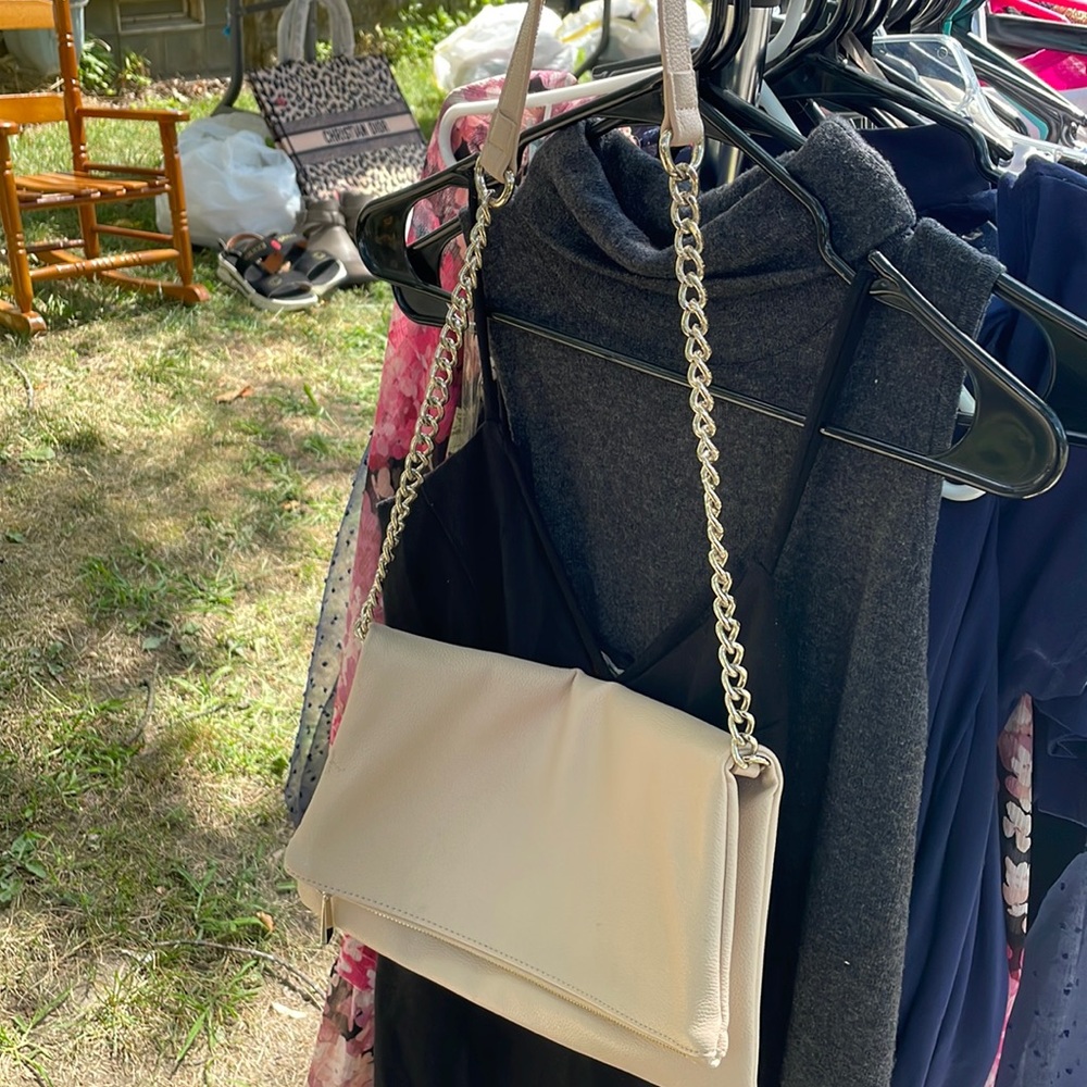 Nude flip purse